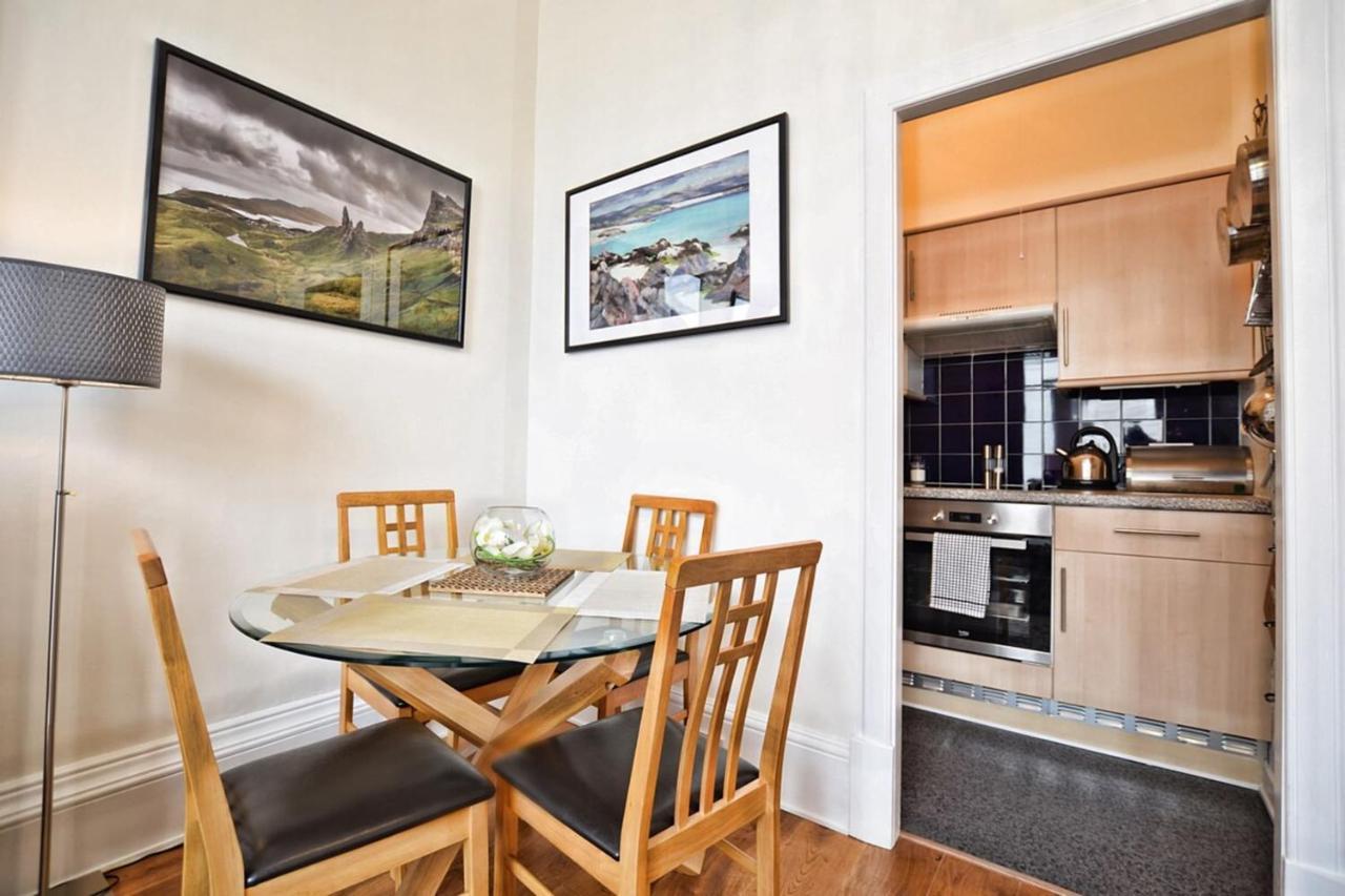Cozy 2 Bedroom Apartment At Heart Of The Edinburgh Kültér fotó