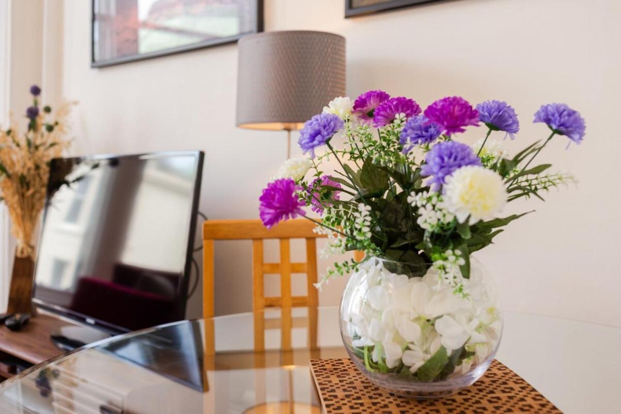 Cozy 2 Bedroom Apartment At Heart Of The Edinburgh Kültér fotó
